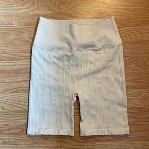 SPIRITUAL GANGSTER
AMARA WIDE RIB HEATHER SEAMLESS BIKER SHORT M/L NWOT